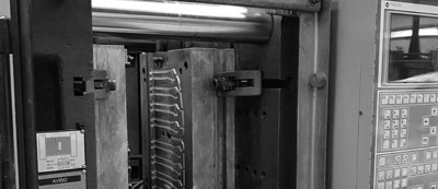 Inyección de plásticas con matriz propia